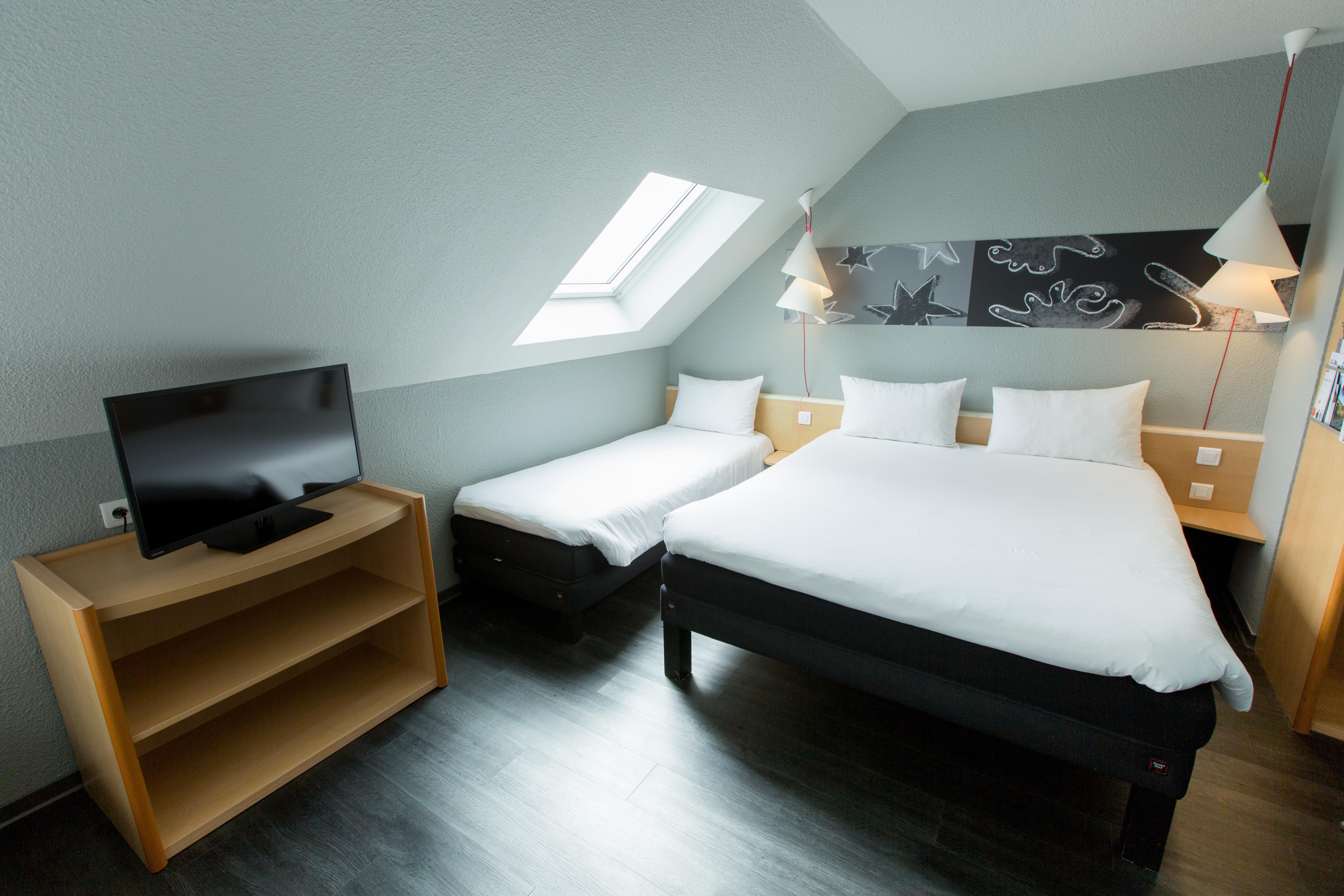 Ibis Cherbourg La Glacerie Bagian luar foto